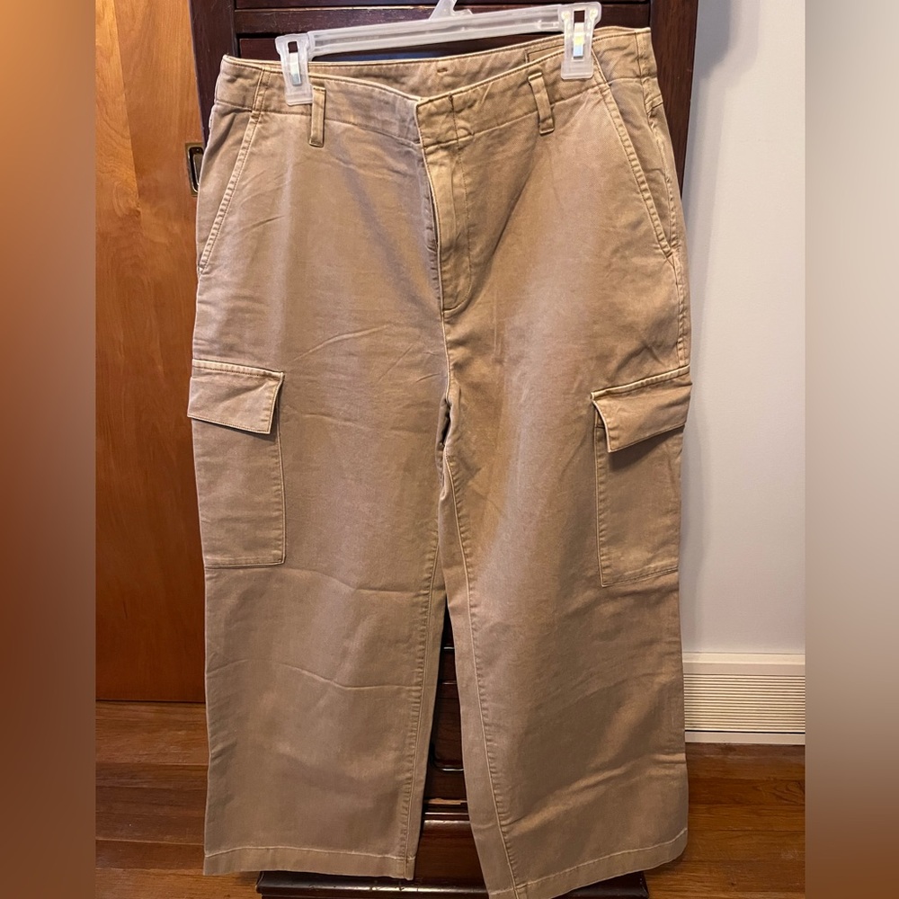 GAP Mid Rise Loose Khaki Cargo Pants NWOT